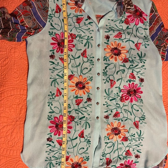 Tunic length button up blouse - Picture 8 of 8